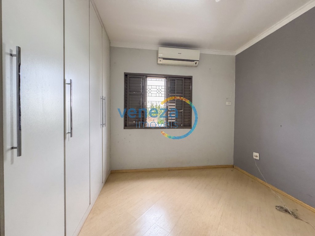 Casa Residencial à venda no bairro Higienopolis de Londrina com 150.96m<sup>2</sup> útil, 3 quartos, 2 vagas de garagem