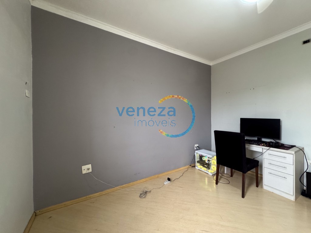 Casa Residencial à venda no bairro Higienopolis de Londrina com 150.96m<sup>2</sup> útil, 3 quartos, 2 vagas de garagem