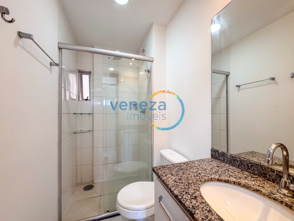 Apartamento para locação no bairro Centro de Londrina com 73m<sup>2</sup> útil, 3 quartos, 2 vagas de garagem