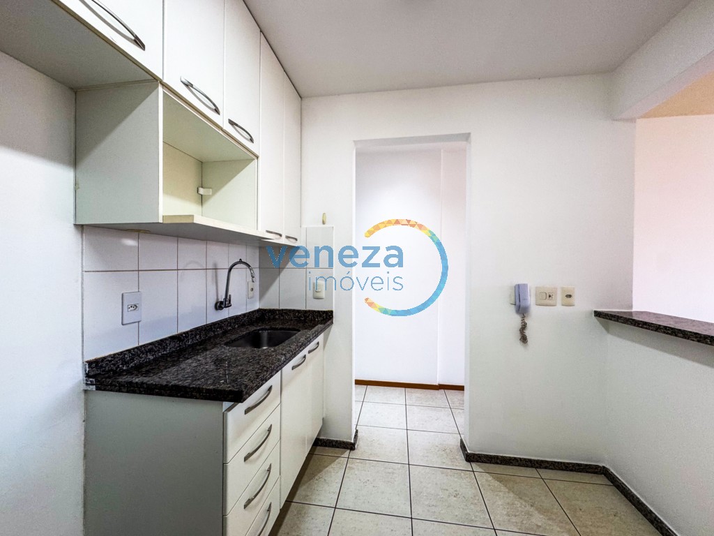 Apartamento para locação no bairro Centro de Londrina com 73m<sup>2</sup> útil, 3 quartos, 2 vagas de garagem