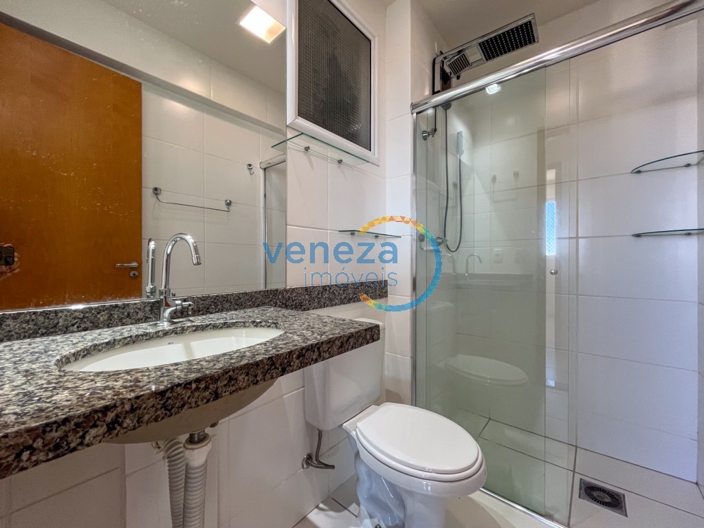 Apartamento para locação no bairro Centro de Londrina com 66.66m<sup>2</sup> útil, 3 quartos, 2 vagas de garagem