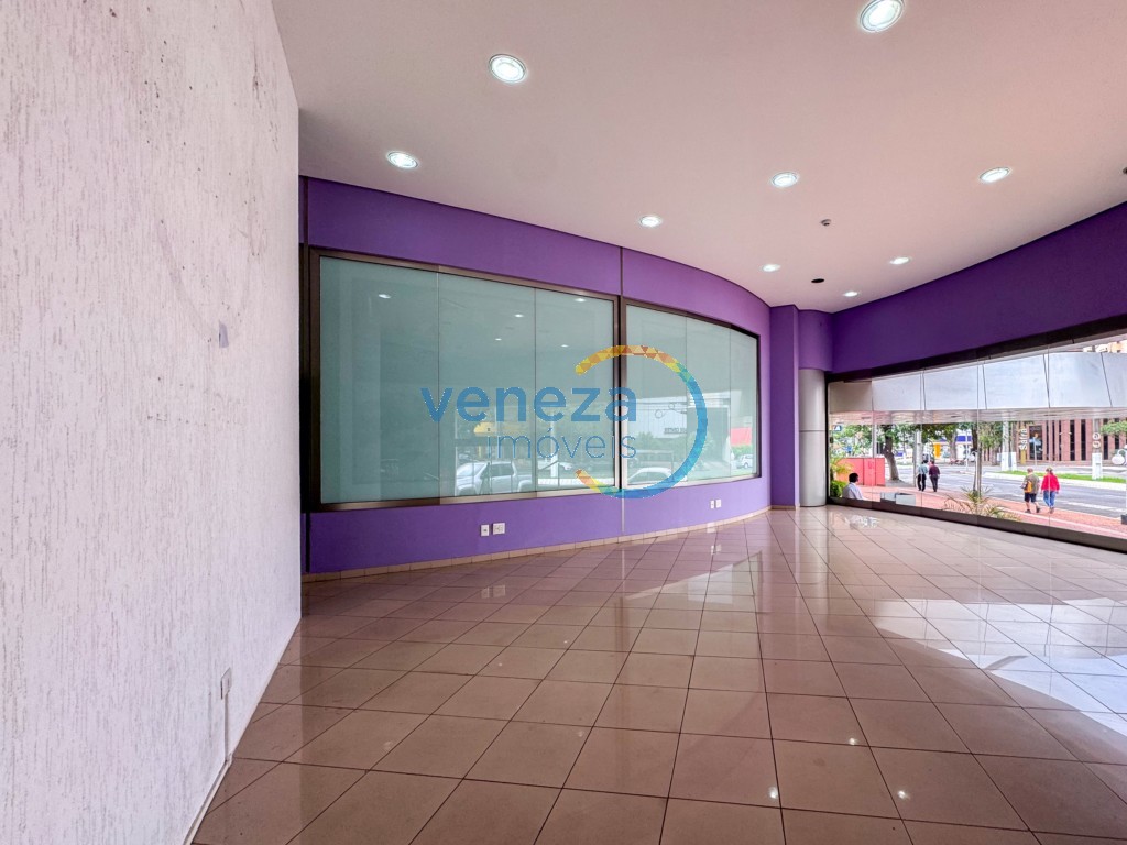 Salão-loja à venda no bairro Centro de Londrina com 247.3m<sup>2</sup> útil, 2 vagas de garagem