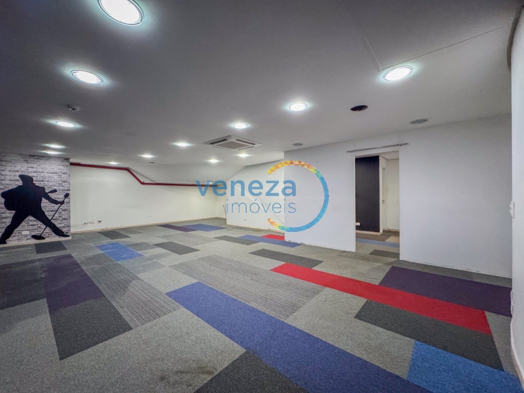 Salão-loja à venda no bairro Centro de Londrina com 247.3m<sup>2</sup> útil, 2 vagas de garagem