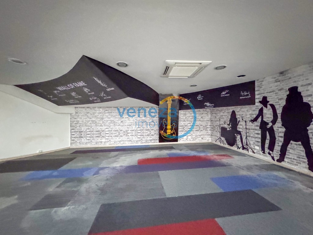 Salão-loja à venda no bairro Centro de Londrina com 247.3m<sup>2</sup> útil, 2 vagas de garagem