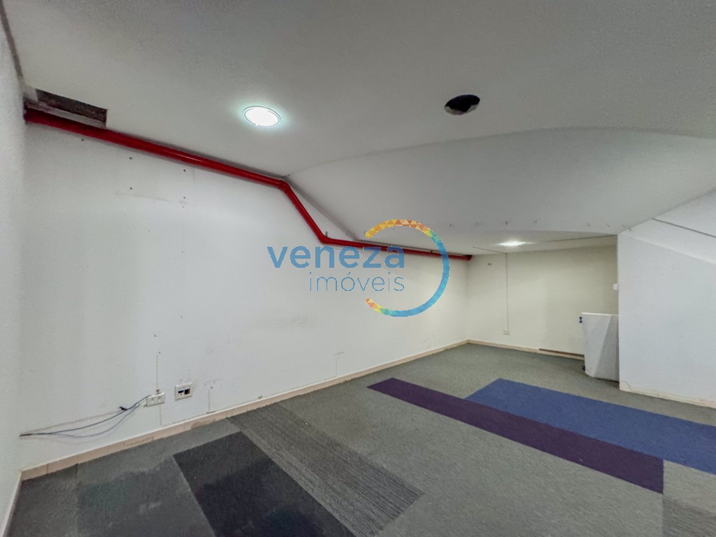 Salão-loja à venda no bairro Centro de Londrina com 247.3m<sup>2</sup> útil, 2 vagas de garagem