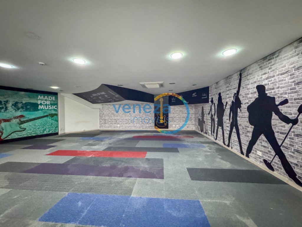 Salão-loja à venda no bairro Centro de Londrina com 247.3m<sup>2</sup> útil, 2 vagas de garagem