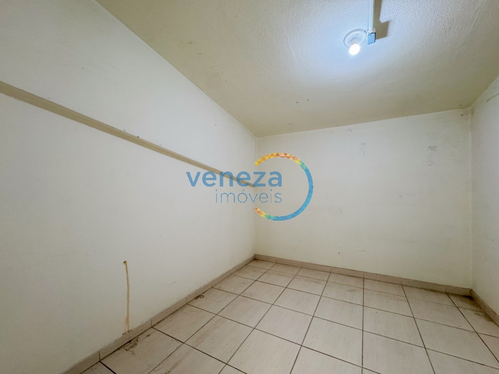 Salão-loja à venda no bairro Centro de Londrina com 247.3m<sup>2</sup> útil, 2 vagas de garagem