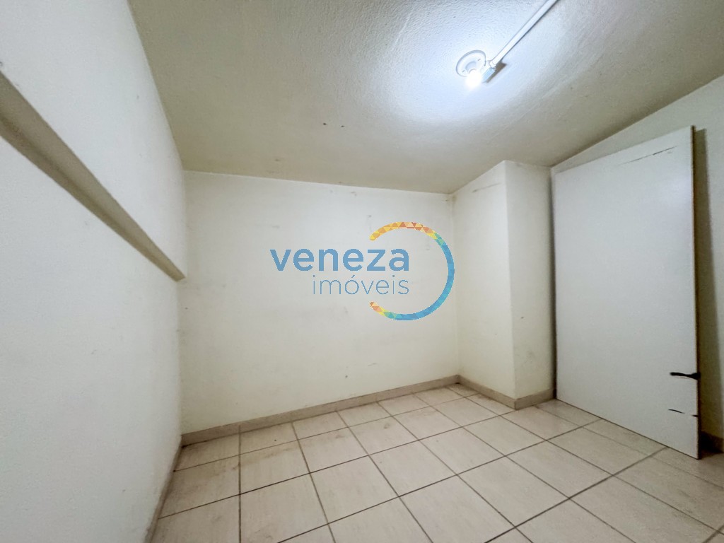 Salão-loja à venda no bairro Centro de Londrina com 247.3m<sup>2</sup> útil, 2 vagas de garagem