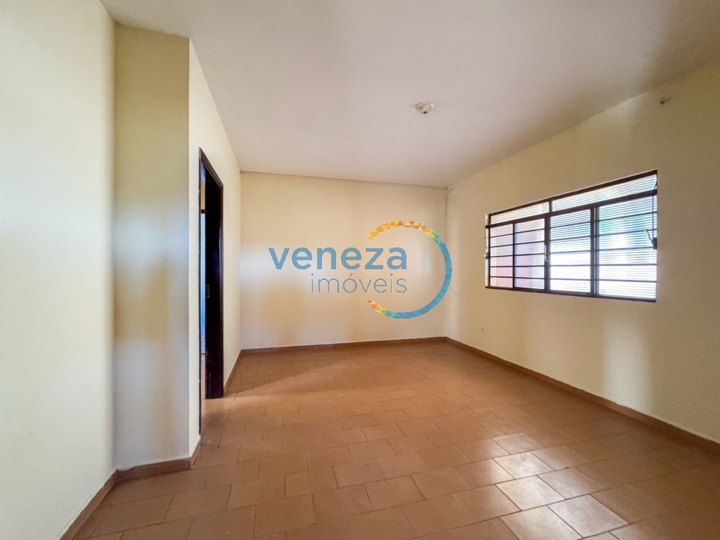 Casa Residencial à venda no bairro California de Londrina com 384m<sup>2</sup> útil, 4 quartos, 2 vagas de garagem