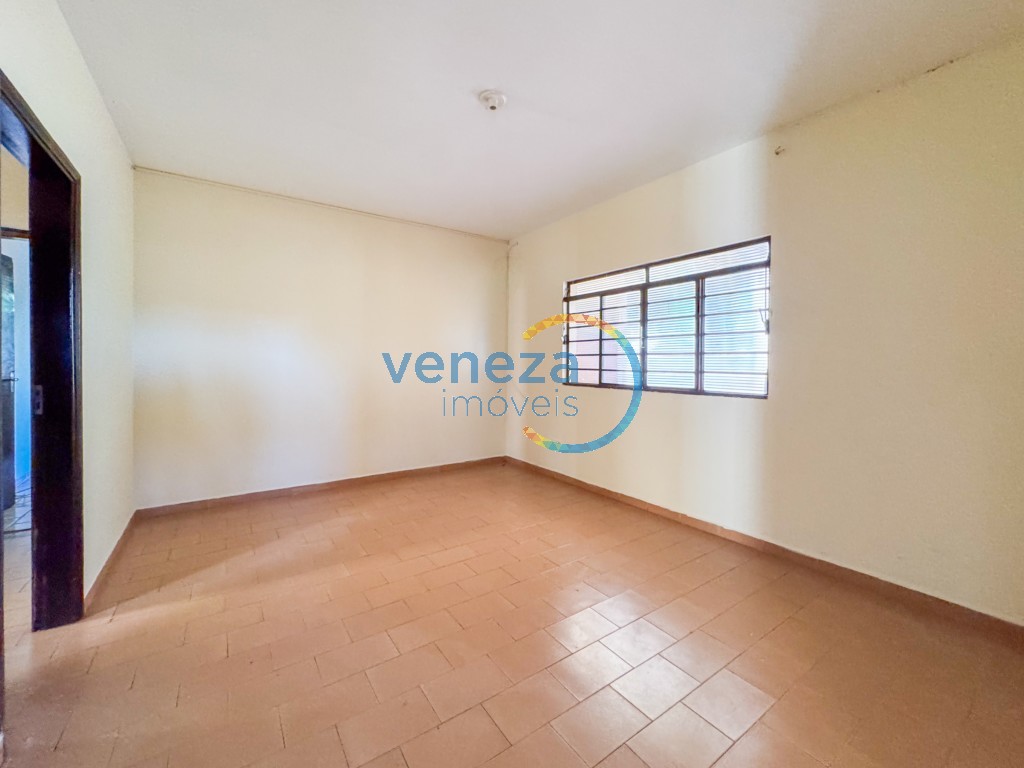 Casa Residencial à venda no bairro California de Londrina com 384m<sup>2</sup> útil, 4 quartos, 2 vagas de garagem