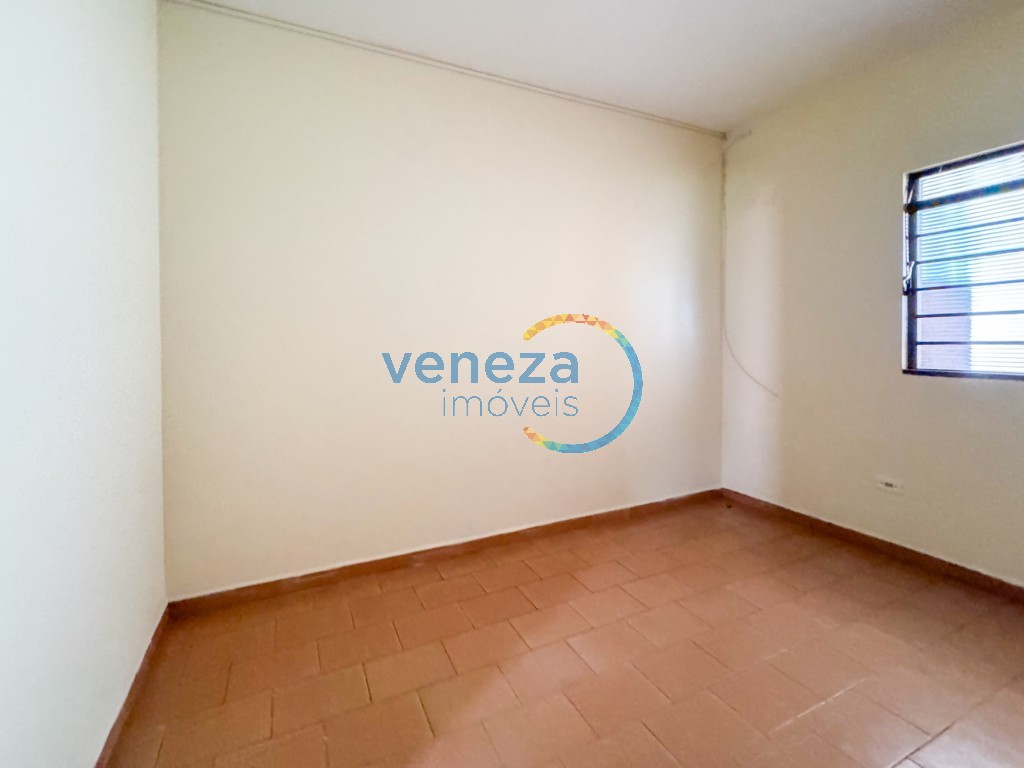 Casa Residencial à venda no bairro California de Londrina com 384m<sup>2</sup> útil, 4 quartos, 2 vagas de garagem