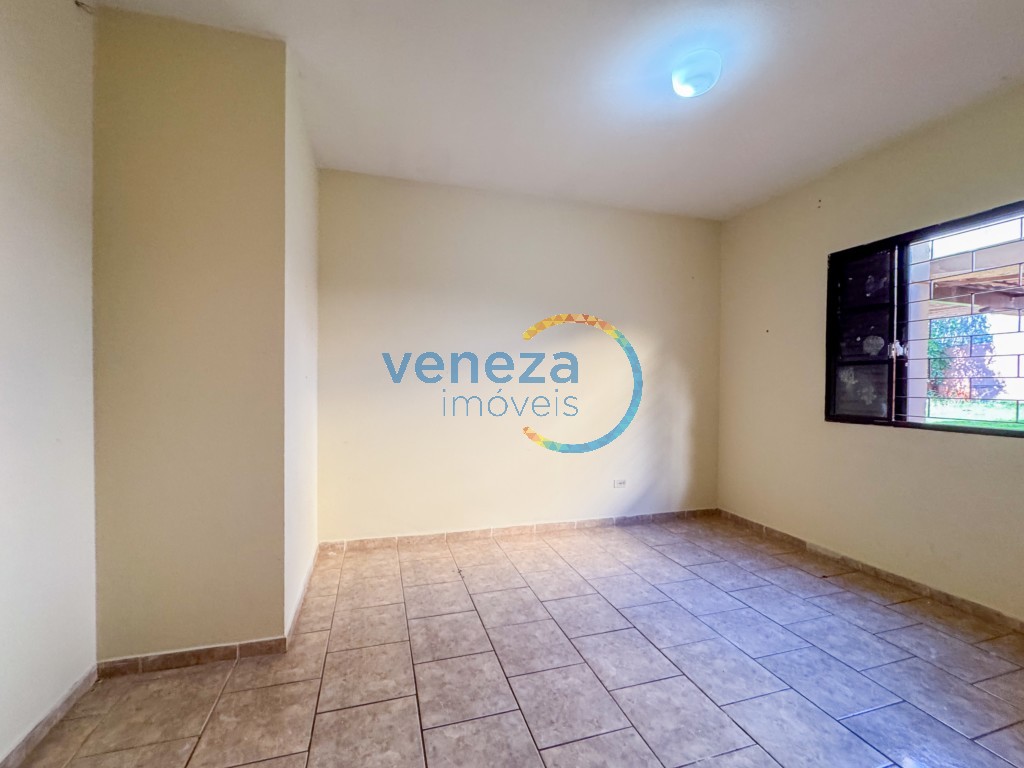 Casa Residencial à venda no bairro California de Londrina com 384m<sup>2</sup> útil, 4 quartos, 2 vagas de garagem