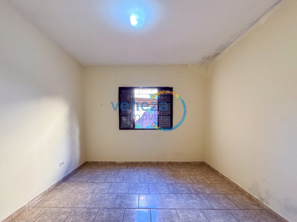 Casa Residencial à venda no bairro California de Londrina com 384m<sup>2</sup> útil, 4 quartos, 2 vagas de garagem