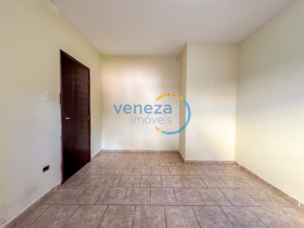 Casa Residencial à venda no bairro California de Londrina com 384m<sup>2</sup> útil, 4 quartos, 2 vagas de garagem