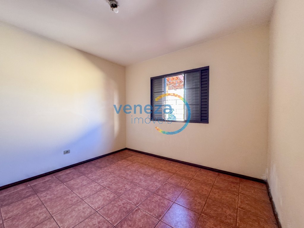 Casa Residencial à venda no bairro California de Londrina com 384m<sup>2</sup> útil, 4 quartos, 2 vagas de garagem