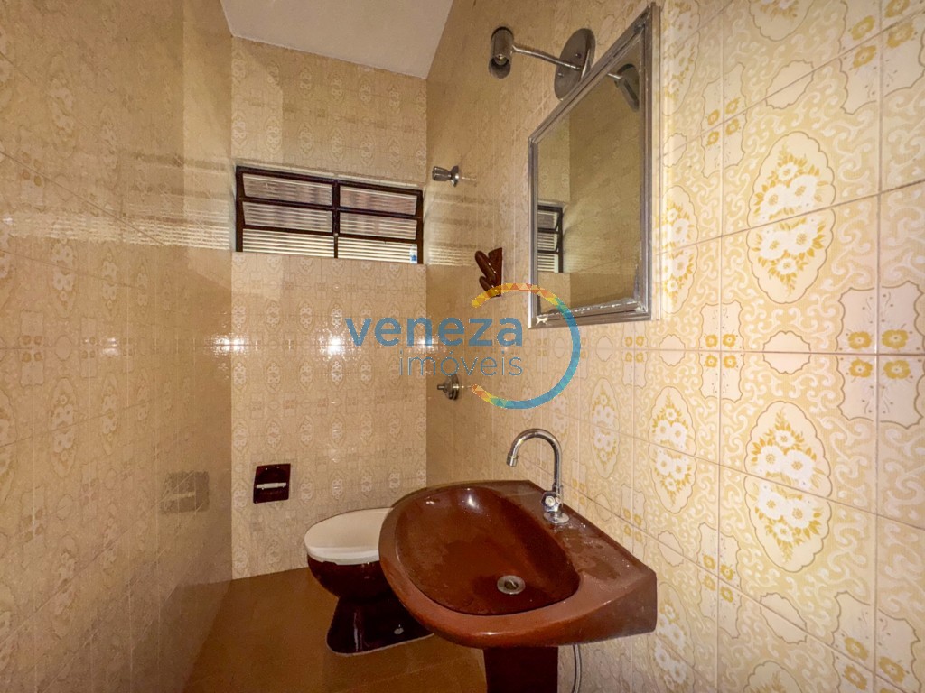 Casa Residencial à venda no bairro California de Londrina com 384m<sup>2</sup> útil, 4 quartos, 2 vagas de garagem