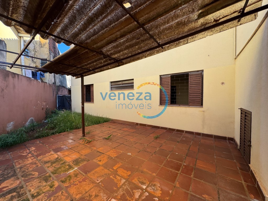 Casa Residencial à venda no bairro California de Londrina com 384m<sup>2</sup> útil, 4 quartos, 2 vagas de garagem