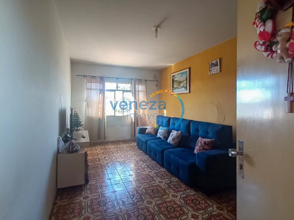 Casa Residencial à venda no bairro Rodocentro de Londrina com 260m<sup>2</sup> útil, 3 quartos, 1 vaga de garagem