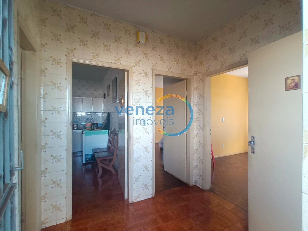 Casa Residencial à venda no bairro Rodocentro de Londrina com 260m<sup>2</sup> útil, 3 quartos, 1 vaga de garagem