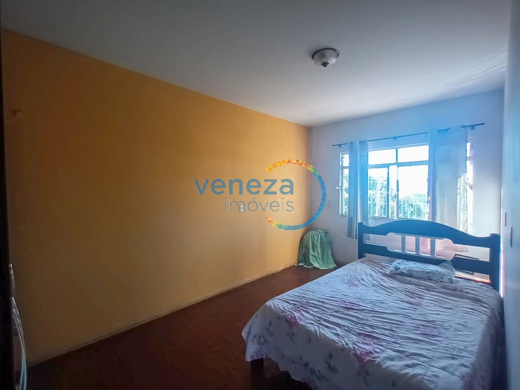 Casa Residencial à venda no bairro Rodocentro de Londrina com 260m<sup>2</sup> útil, 3 quartos, 1 vaga de garagem