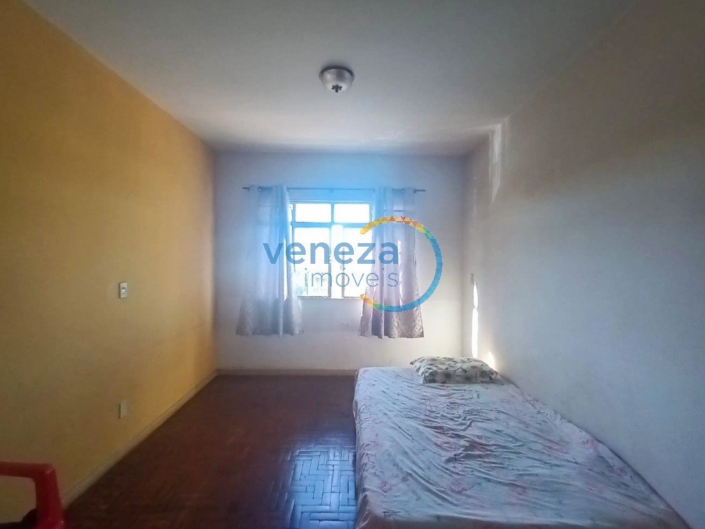 Casa Residencial à venda no bairro Rodocentro de Londrina com 260m<sup>2</sup> útil, 3 quartos, 1 vaga de garagem