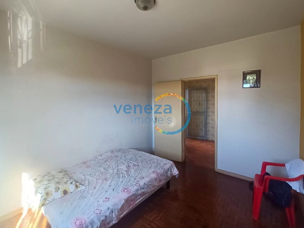 Casa Residencial à venda no bairro Rodocentro de Londrina com 260m<sup>2</sup> útil, 3 quartos, 1 vaga de garagem