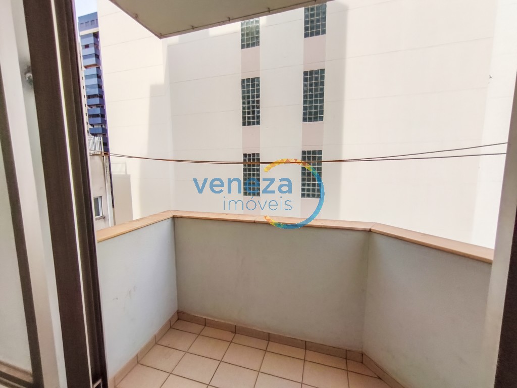 Apartamento à venda no bairro Centro de Londrina com 92.91m<sup>2</sup> útil, 3 quartos, 1 vaga de garagem