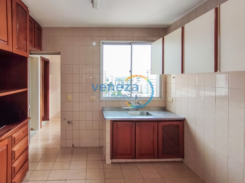 Apartamento à venda no bairro Centro de Londrina com 92.91m<sup>2</sup> útil, 3 quartos, 1 vaga de garagem