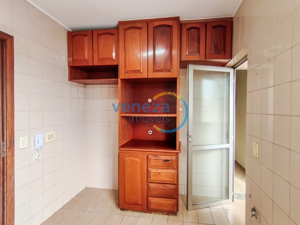 Apartamento à venda no bairro Centro de Londrina com 92.91m<sup>2</sup> útil, 3 quartos, 1 vaga de garagem