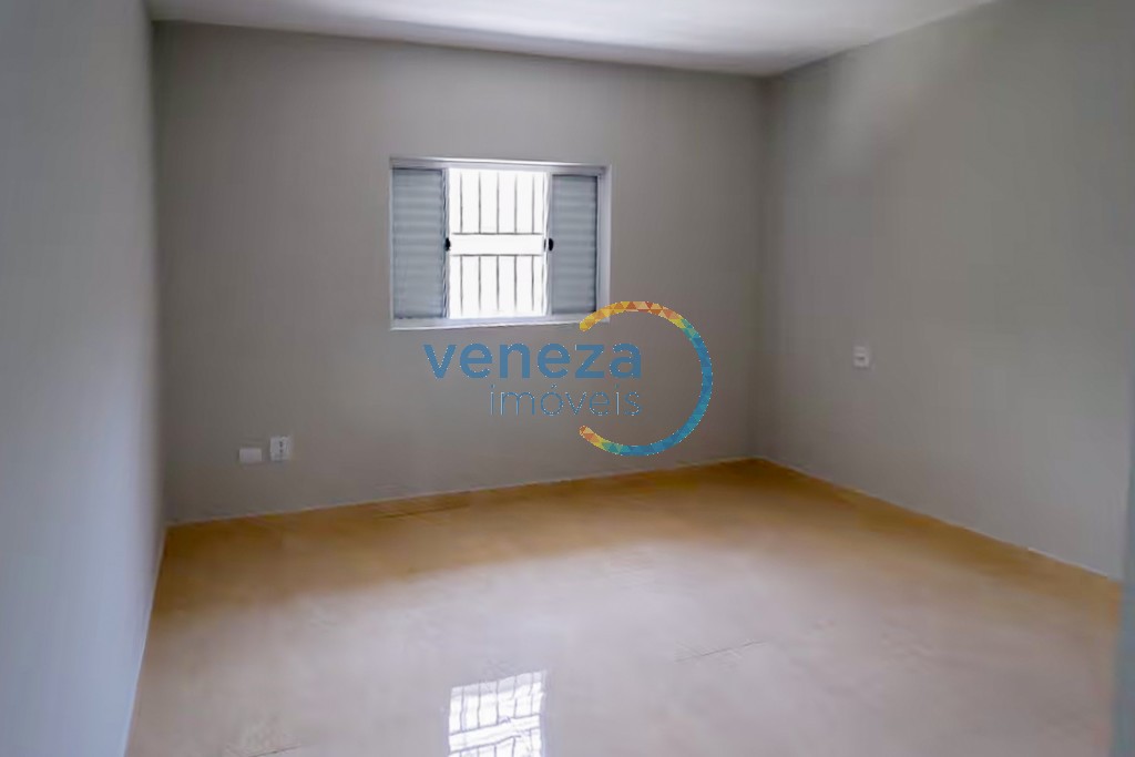 Casa Residencial à venda no bairro Abussafe de Londrina com 123m<sup>2</sup> útil, 3 quartos, 2 vagas de garagem