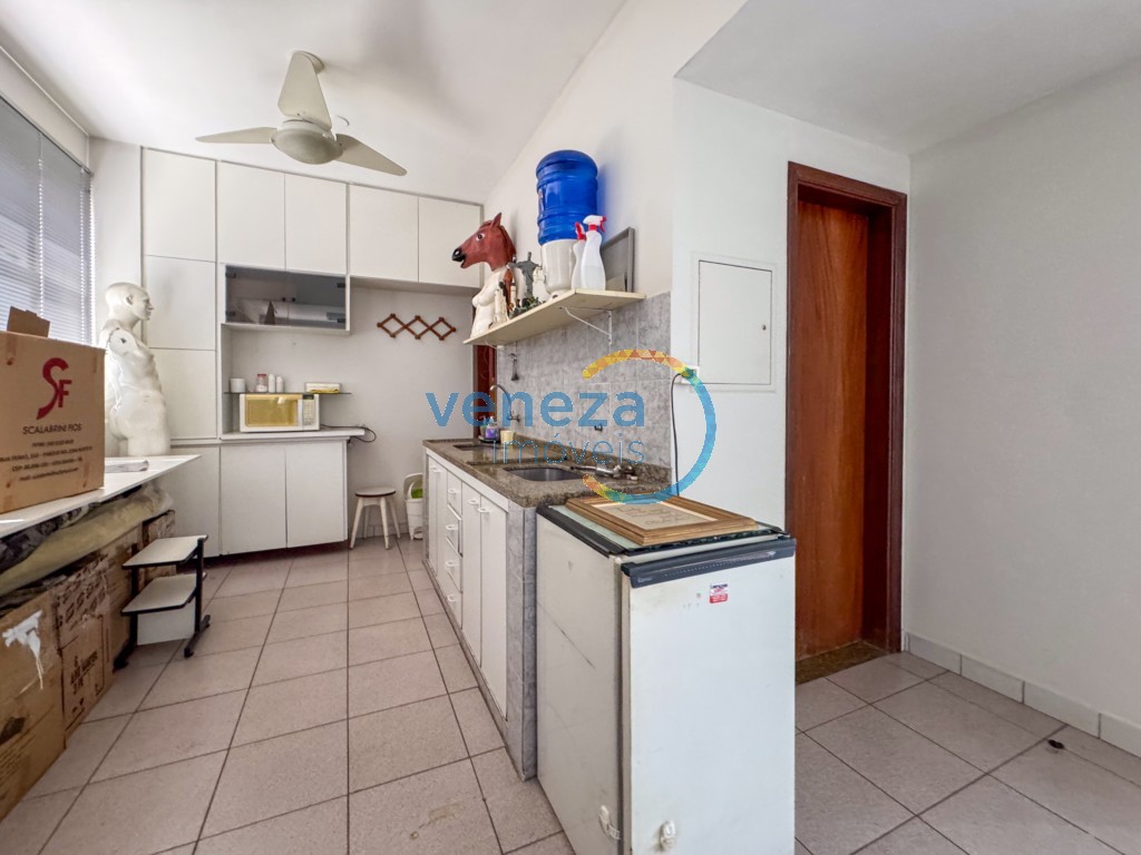 Sala para locação no bairro Centro de Londrina com 110.5m<sup>2</sup> útil, 1 vaga de garagem