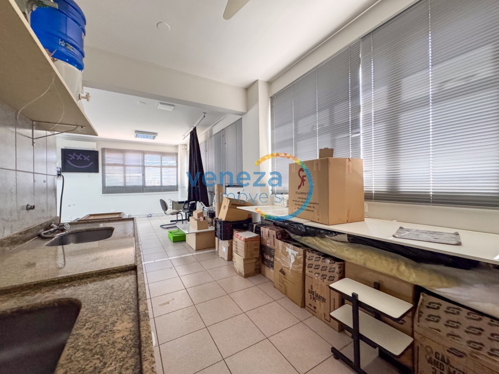 Sala para locação no bairro Centro de Londrina com 110.5m<sup>2</sup> útil, 1 vaga de garagem