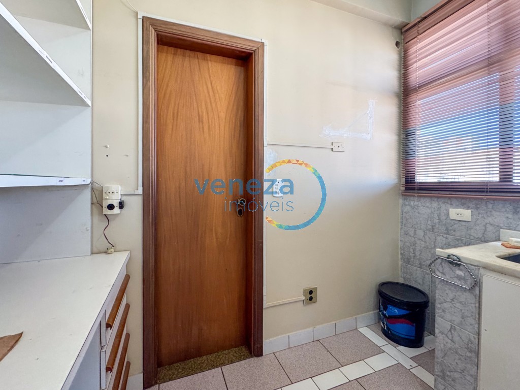Sala à venda no bairro Centro de Londrina com 110.5m<sup>2</sup> útil, 1 vaga de garagem