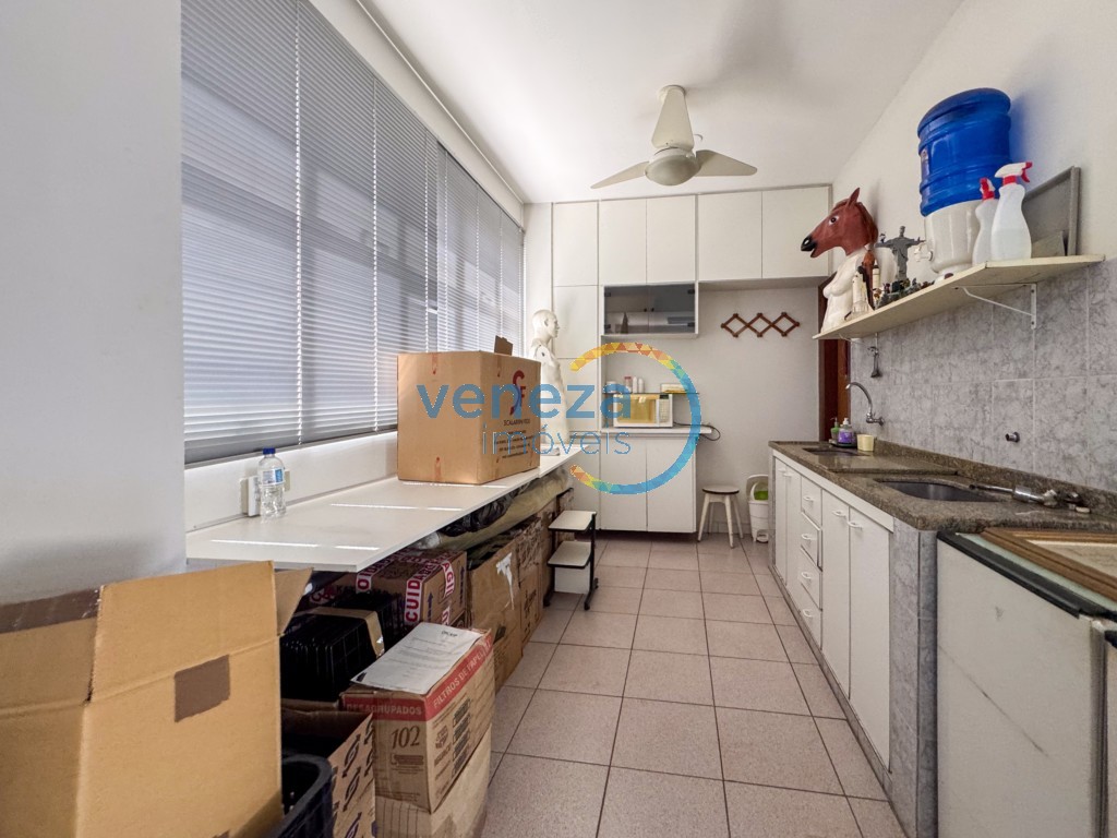 Sala à venda no bairro Centro de Londrina com 110.5m<sup>2</sup> útil, 1 vaga de garagem