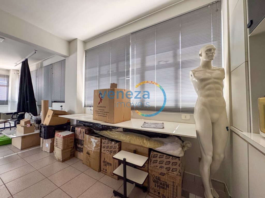 Sala à venda no bairro Centro de Londrina com 110.5m<sup>2</sup> útil, 1 vaga de garagem