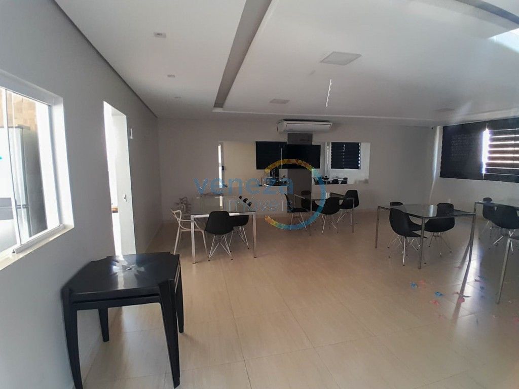 Apartamento à venda no bairro Dom Pedro II de Londrina com 40.82m<sup>2</sup> útil, 2 quartos, 1 vaga de garagem