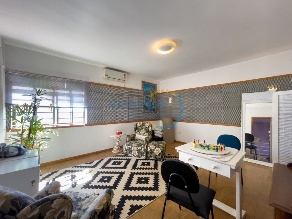 Prédio Comercial à venda no bairro Centro de Londrina com 442m<sup>2</sup> útil