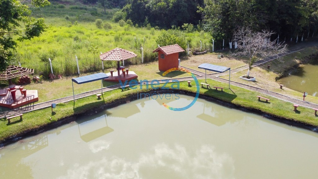 Chácara-imóvel-rural à venda no bairro Gleba Limoeiro de Londrina com 700m<sup>2</sup> útil