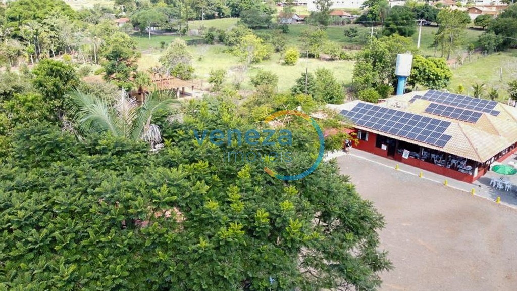 Chácara-imóvel-rural à venda no bairro Gleba Limoeiro de Londrina com 700m<sup>2</sup> útil
