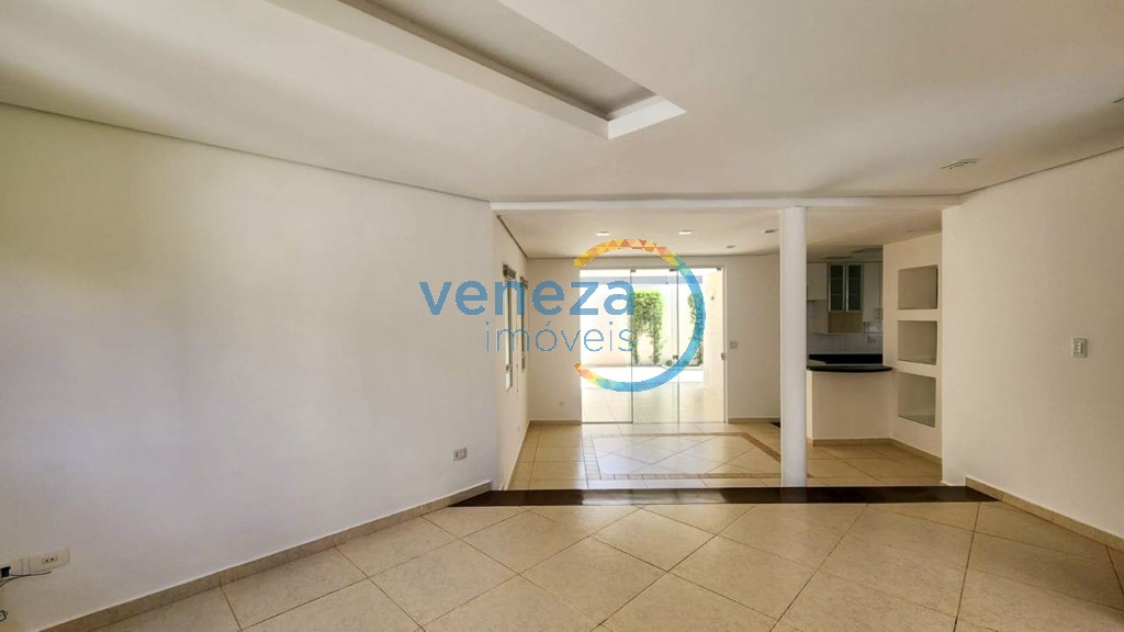 Casa Residencial à venda no bairro Vale do Arvoredo de Londrina com 228m<sup>2</sup> útil, 3 quartos, 4 vagas de garagem