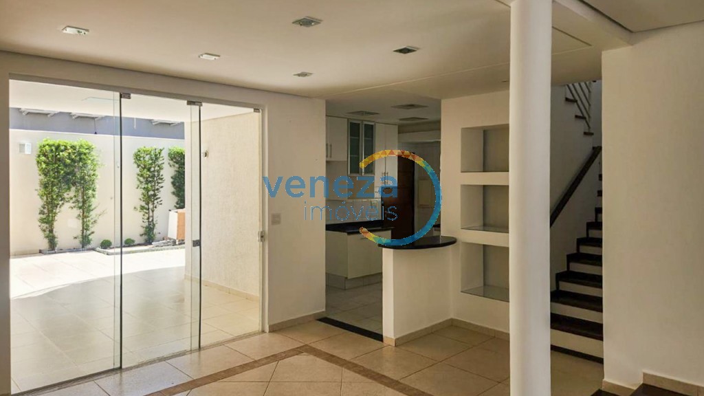 Casa Residencial à venda no bairro Vale do Arvoredo de Londrina com 228m<sup>2</sup> útil, 3 quartos, 4 vagas de garagem