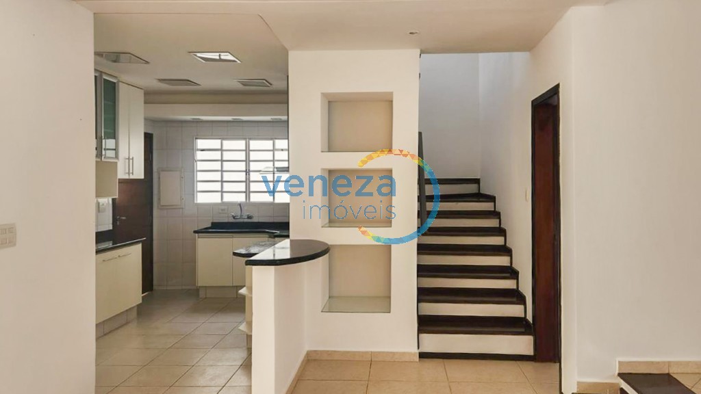 Casa Residencial à venda no bairro Vale do Arvoredo de Londrina com 228m<sup>2</sup> útil, 3 quartos, 4 vagas de garagem