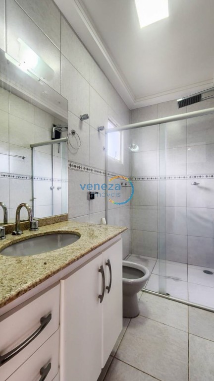 Casa Residencial à venda no bairro Vale do Arvoredo de Londrina com 228m<sup>2</sup> útil, 3 quartos, 4 vagas de garagem