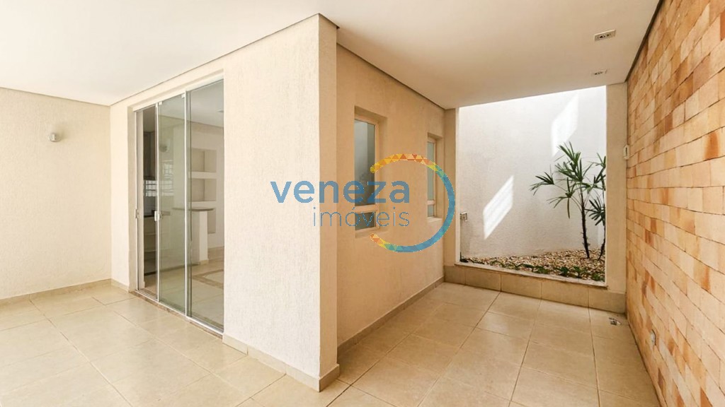 Casa Residencial à venda no bairro Vale do Arvoredo de Londrina com 228m<sup>2</sup> útil, 3 quartos, 4 vagas de garagem