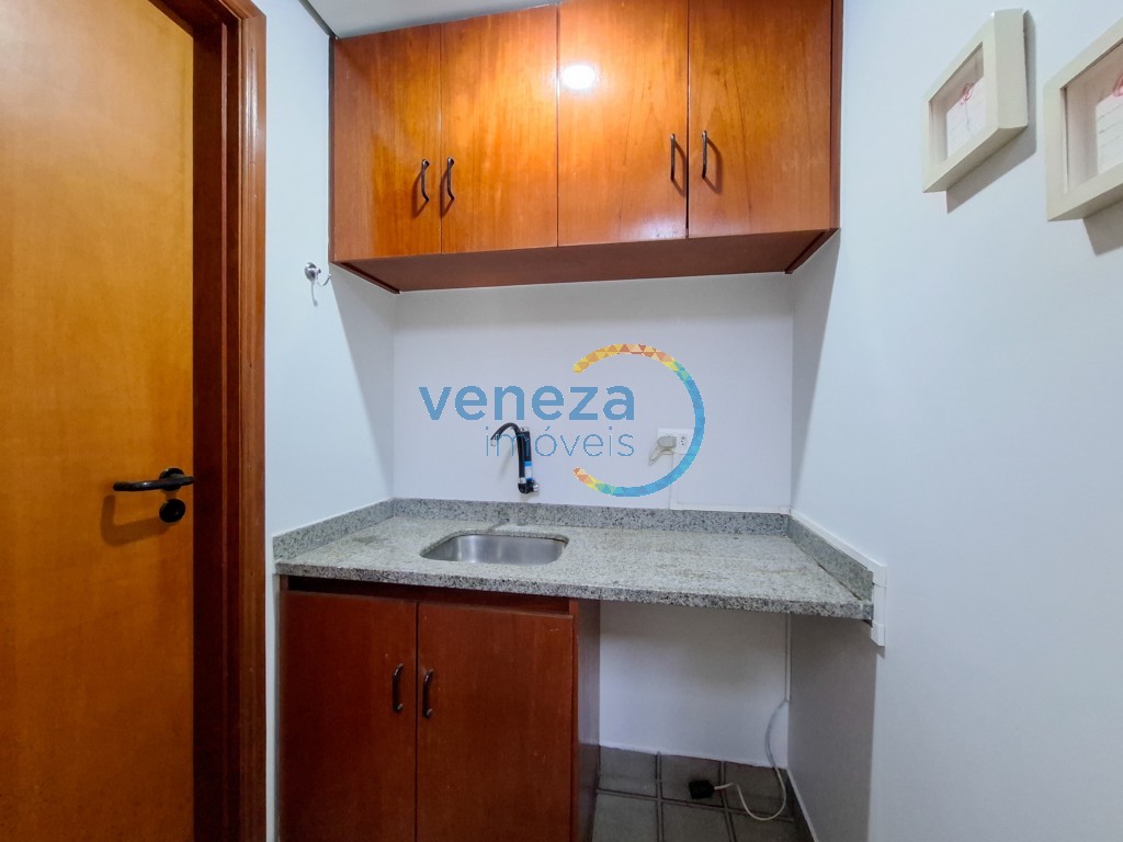 Sala à venda no bairro Centro de Londrina com 57.57m<sup>2</sup> útil, 1 vaga de garagem