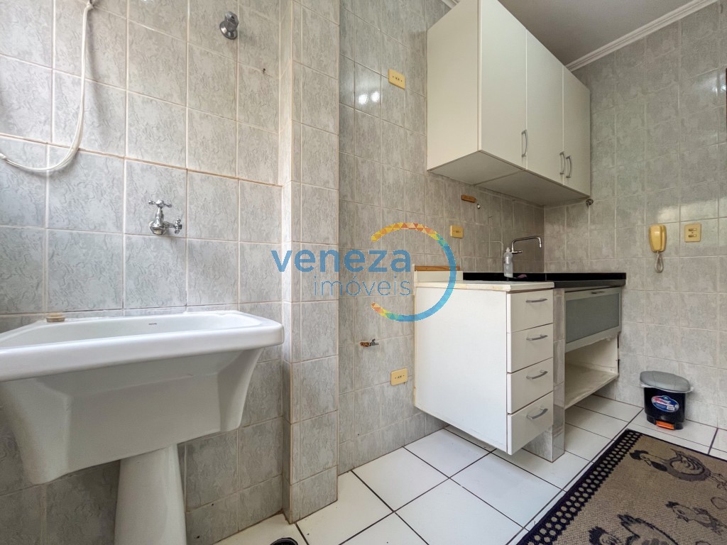 Apartamento à venda no bairro Centro de Londrina com 48.59m<sup>2</sup> útil, 1 quarto, 1 vaga de garagem
