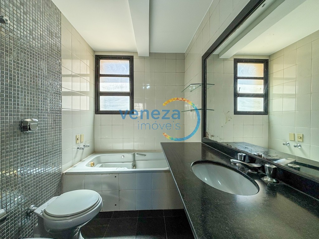 Apartamento para locação no bairro Centro de Londrina com 190.64m<sup>2</sup> útil, 5 quartos, 2 vagas de garagem