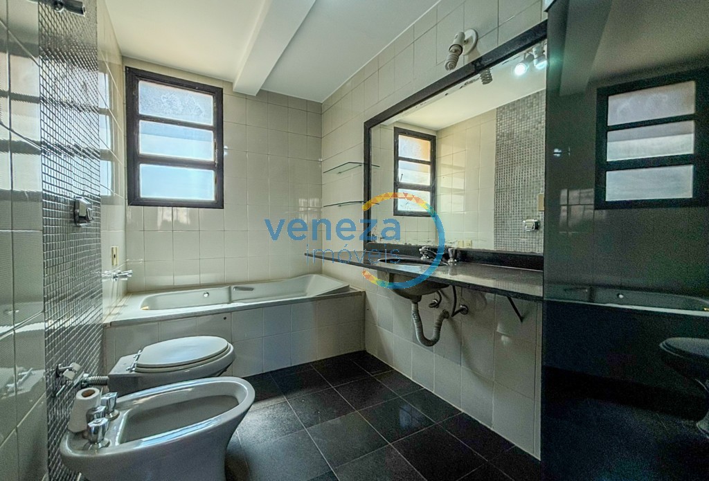 Apartamento para locação no bairro Centro de Londrina com 190.64m<sup>2</sup> útil, 5 quartos, 2 vagas de garagem