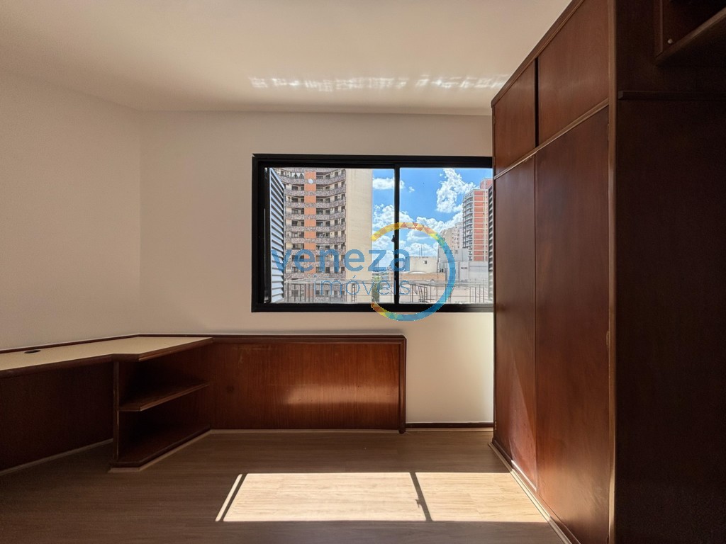 Apartamento para locação no bairro Centro de Londrina com 190.64m<sup>2</sup> útil, 5 quartos, 2 vagas de garagem
