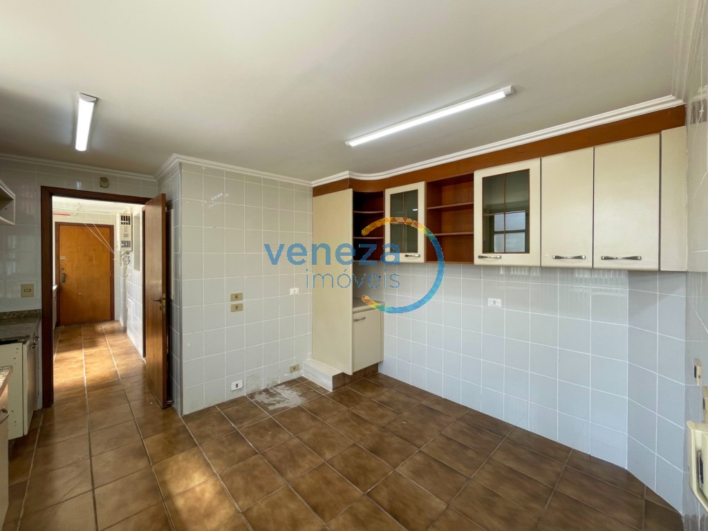 Apartamento para locação no bairro Centro de Londrina com 190.64m<sup>2</sup> útil, 5 quartos, 2 vagas de garagem